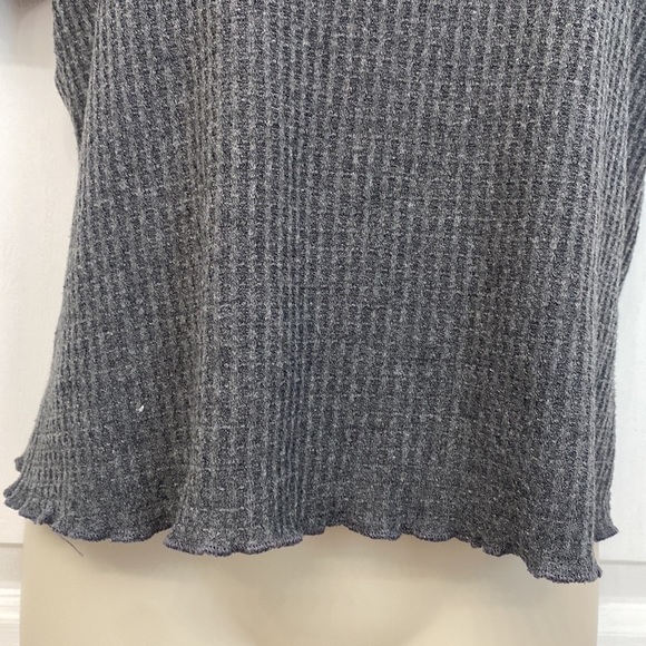 Paper Crane Gray Short Sleeve Top Large - Picture 5 of 8